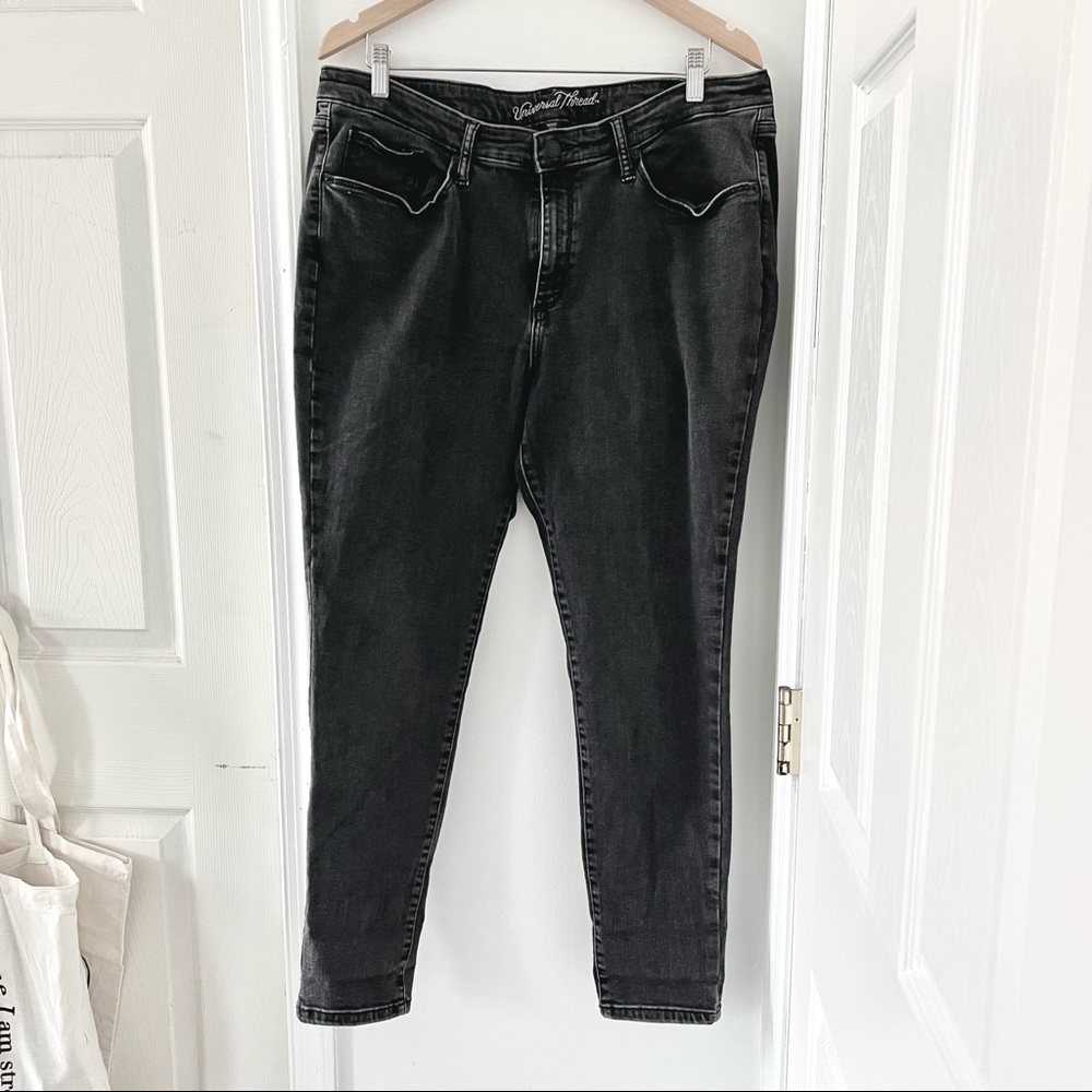 Universal Thread ‘ Curvy Skinny ‘jeans